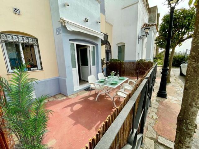 Gatu Sherry, Junto Puerto Deportivo Y Playa " Preferente Mayores De 25 Anos Y Familias " 엘푸에르토데산타마리아 외부 사진